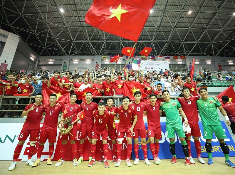 2-futsal-vietnam-dau-bang-1652547020.jpg