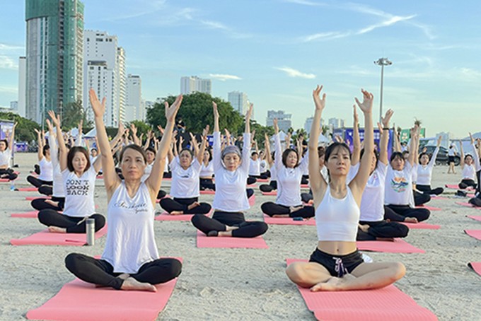 yoga-1654999934.jpg