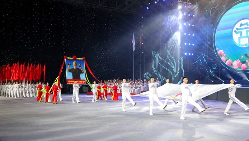 bieu-duong-luc-luong-1665186660.jpg