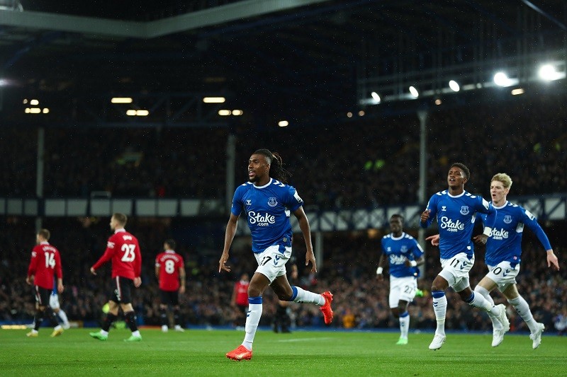 2-everton-phong-do-tot-1665811502.jpg