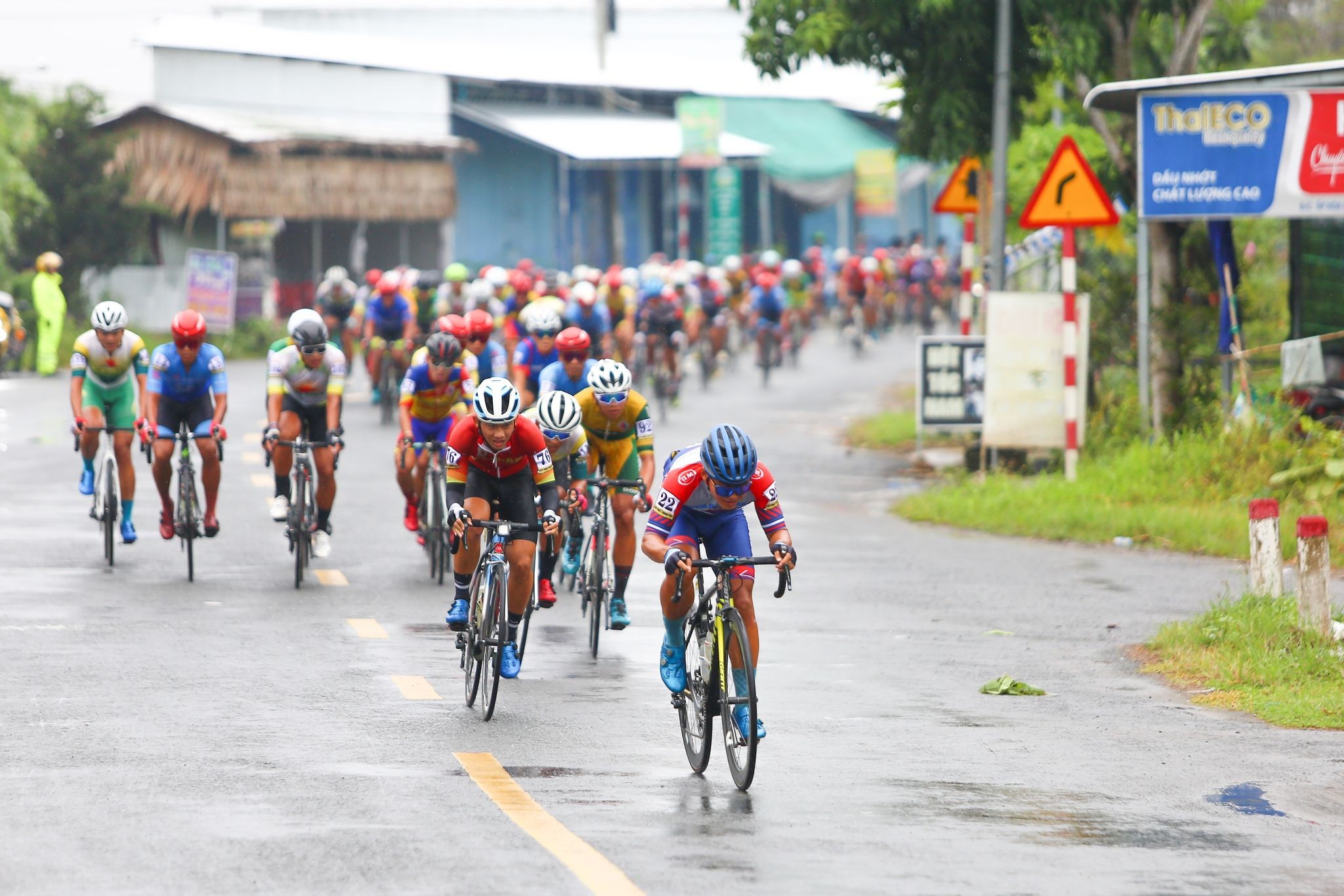 70 cuarơ giành giật tài bên trên giải đua xe đạp điện Nam Kỳ khởi nghĩa  Thể thao   Vietnam VietnamPlus