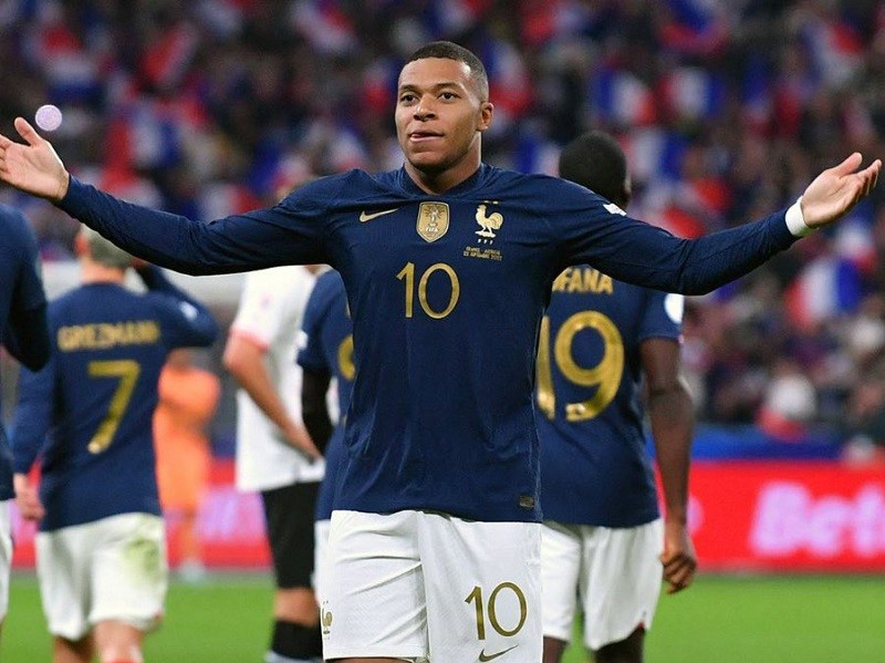 1-kylian-mbappe-phap-1668660135.jpg