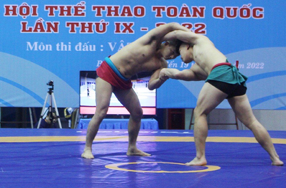 tranh-tai-1670885962.jpg