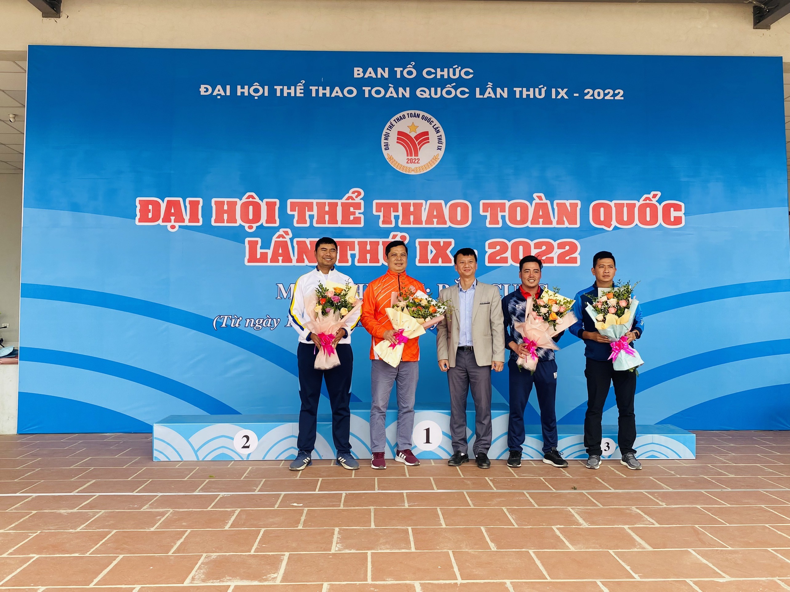 ban-cung-4-1671179602.jpg