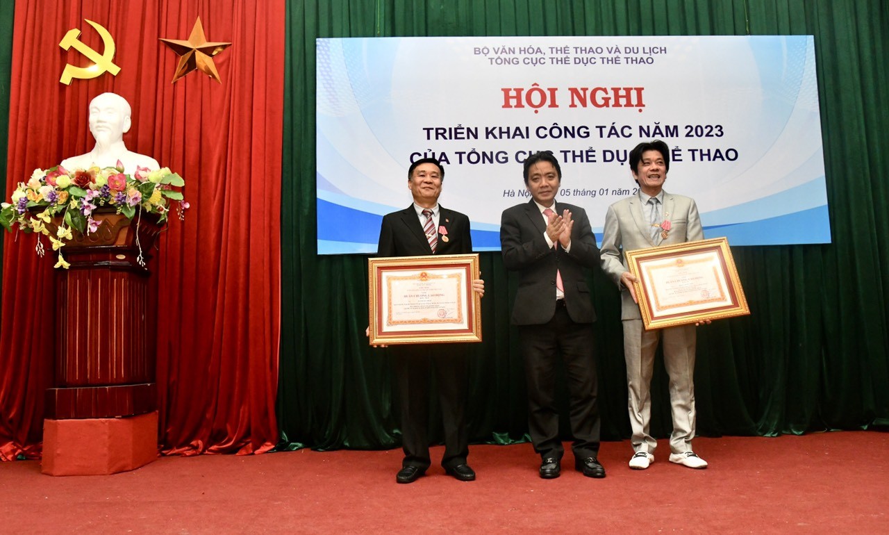 hoi-nghi-7-1672920167.jpg