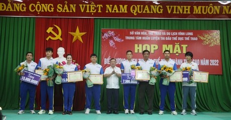 vinh-long-khen-thuong-1673565141.jpg