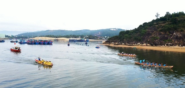 dua-thuyen-1675999220.jpg