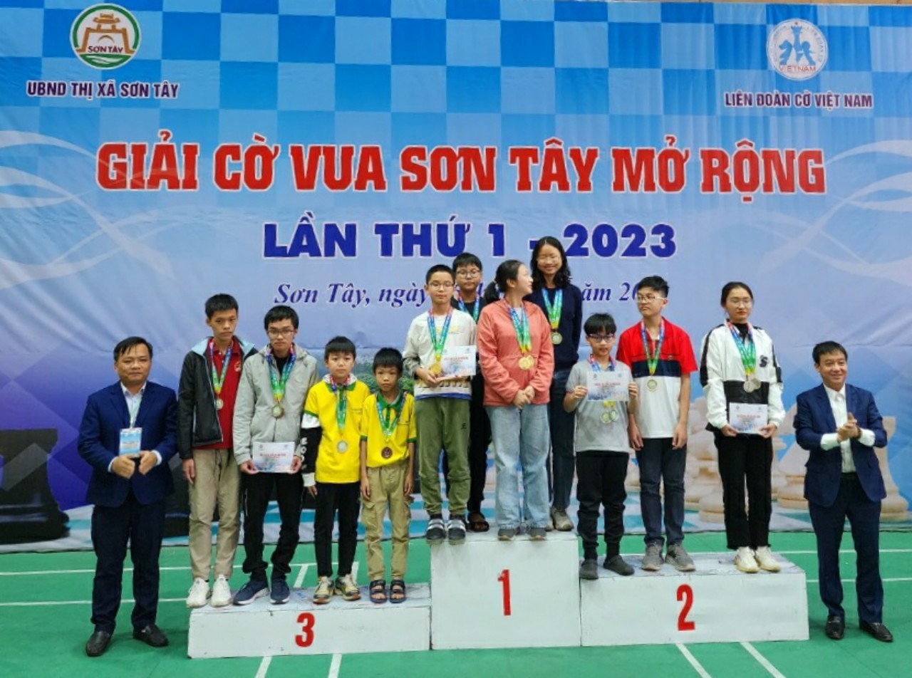 anh-4-trao-giai-cac-vdv-tai-giai-1677422823.jpg