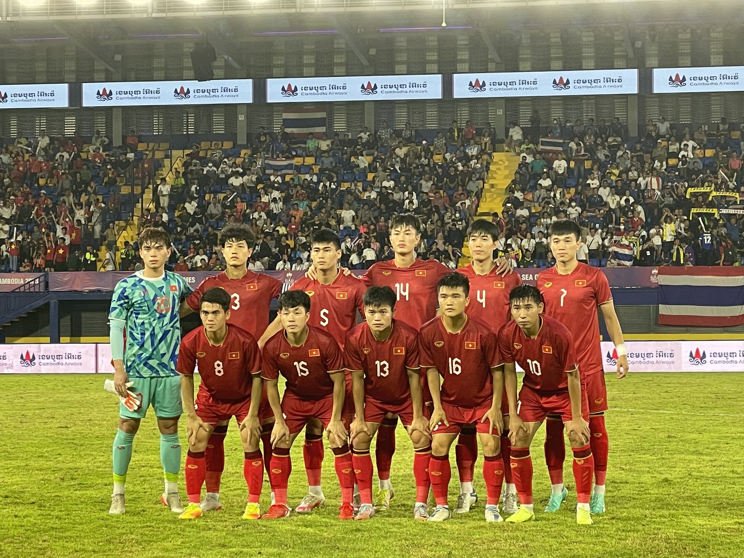 sau-sea-games-32-huan-luyen-vien-troussier-chi-giu-lai-thu-mon-du-bi-cao-van-binh-va-bo-sung-them-them-luc-luong-de-chuan-bi-cho-giai-u23-chau-a-2024-1685768500.jpg