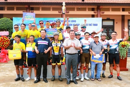 trao-thuong-1694055650.jpg