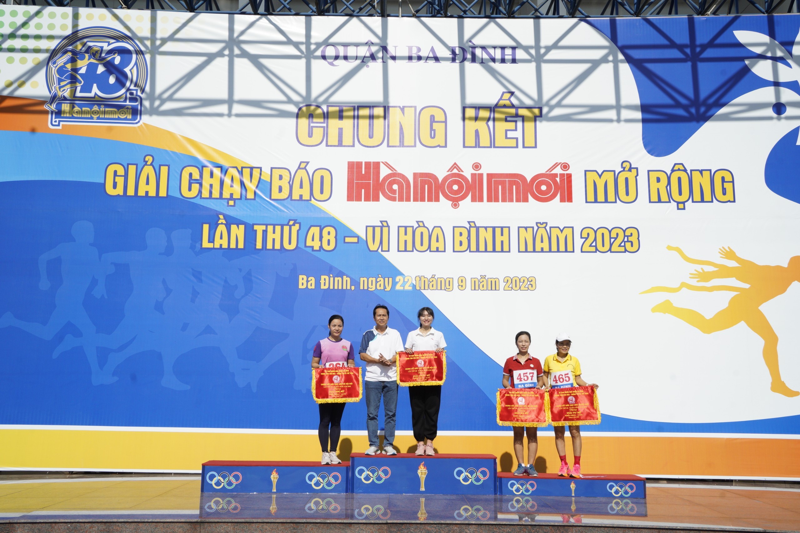 trao-giai-1695369870.jpg