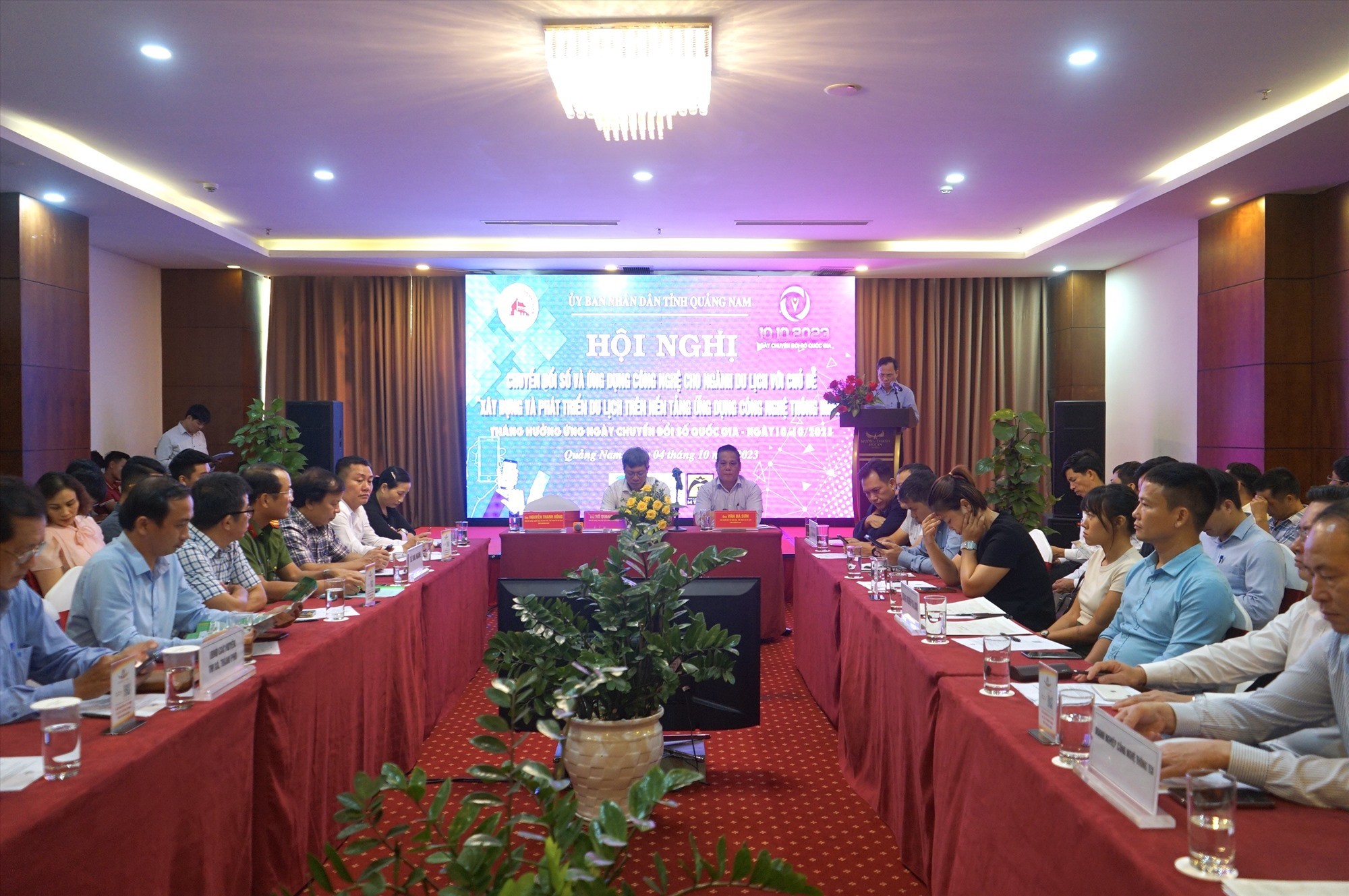hoi-nghi-quang-nam-1696491705.jpeg