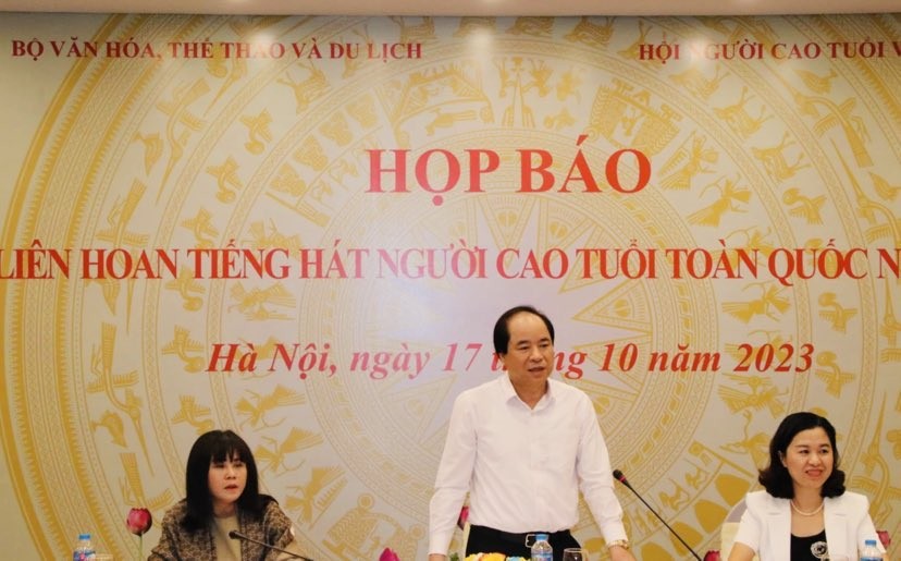 lien-hoan-nguoi-cao-tuoi-1697537617.jpg