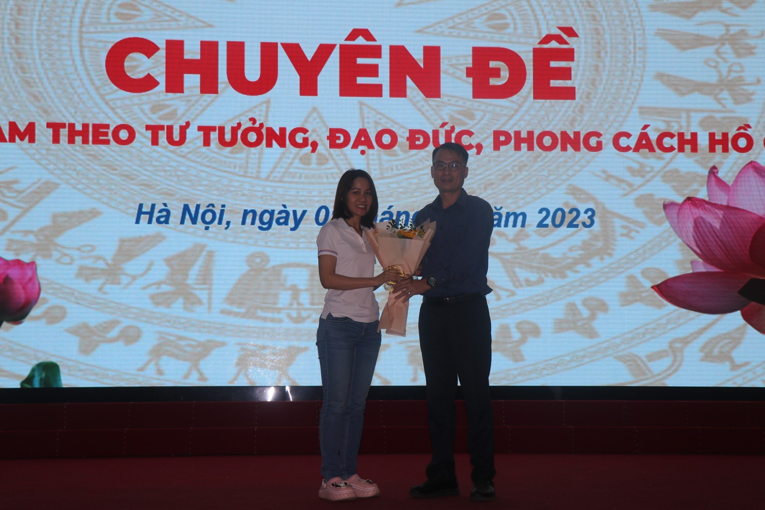 chuyen-de-1698847432.jpg