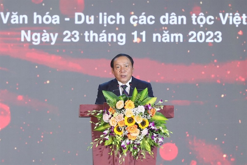 anh-hung-phat-bieu-1700791511.jpg