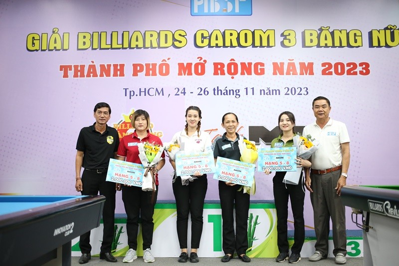 cac-co-thu-trong-top-8-nhan-giai-1701017886.JPG