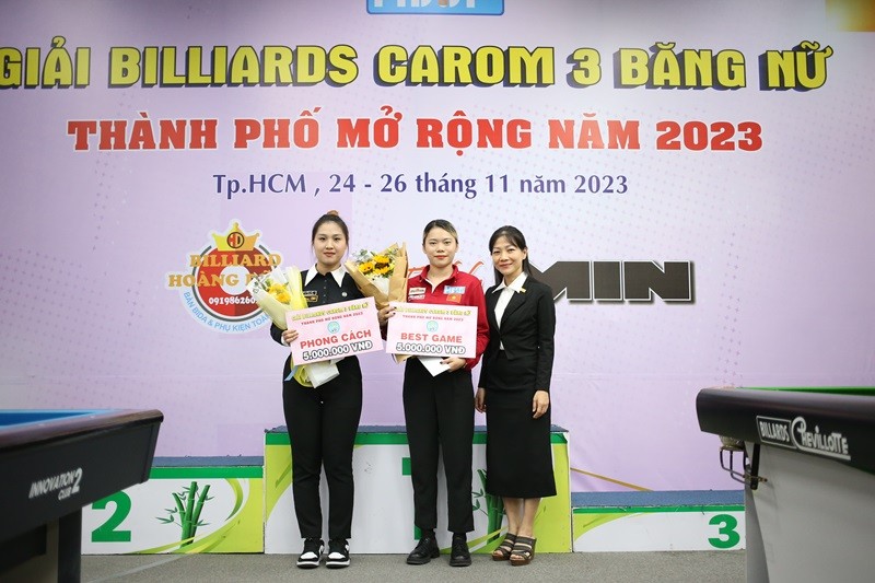 luong-thi-thom-giai-phong-cach-va-thu-hien-giai-best-game-nhan-giai-tu-chi-nguyen-thi-thuy-co-ut-tan-loc-1701017887.JPG