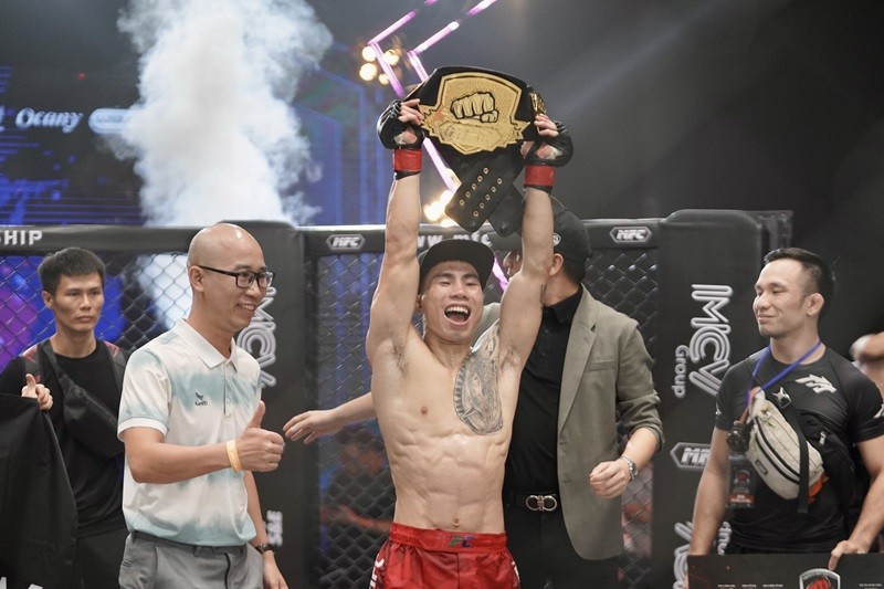 pham-van-nam-nha-vo-dich-dau-tien-tai-master-of-fights-championship1-1700975153.JPG