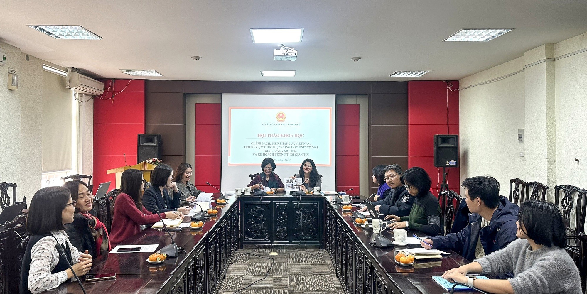quang-canh-hoi-thao-1703736924.jpg