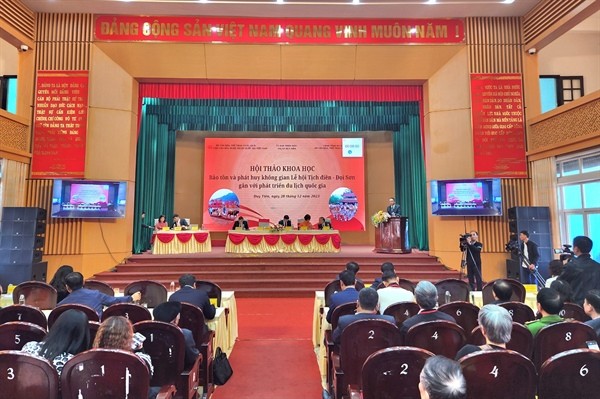 quang-canh-hoi-thao-1703816700.jpg