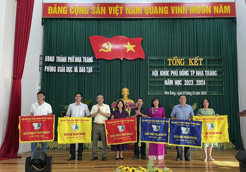 trao-giai-1706712764.jpg