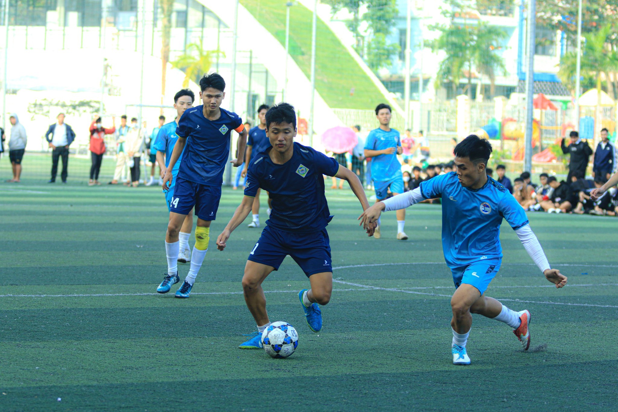 cuoc-doi-dau-giua-thpt-ngu-hanh-son-va-thpt-nguyen-trai-1706842418.jpg