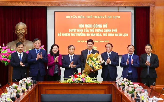 lanh-dao-bo-chuc-mung-1709276492.jpg