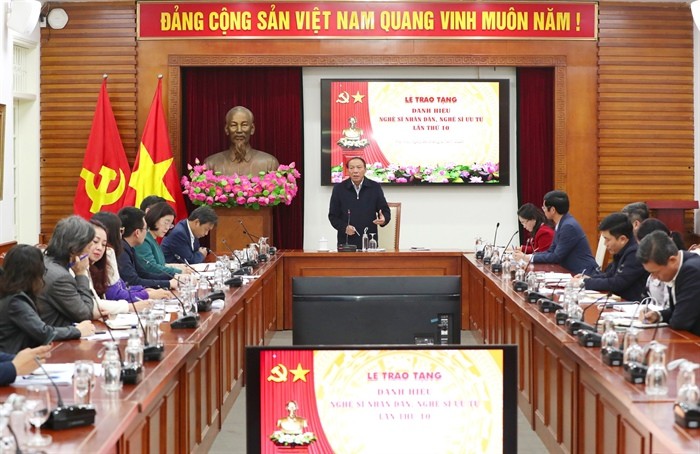 quang-canh-cuoc-hop-1709613990.jpg