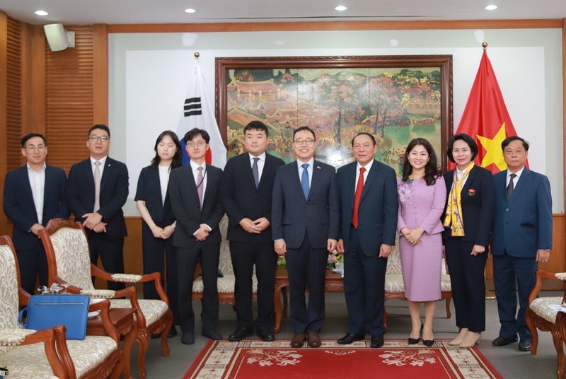 chup-anh-luu-niem-1710324666.jpg