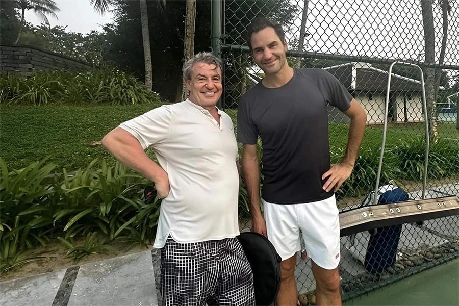 federer-viet-nam-1714436573.jpg