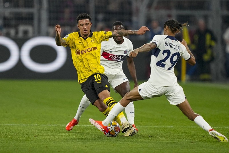 Tiền đạo Jadon Sancho quyết không trở lại Man United