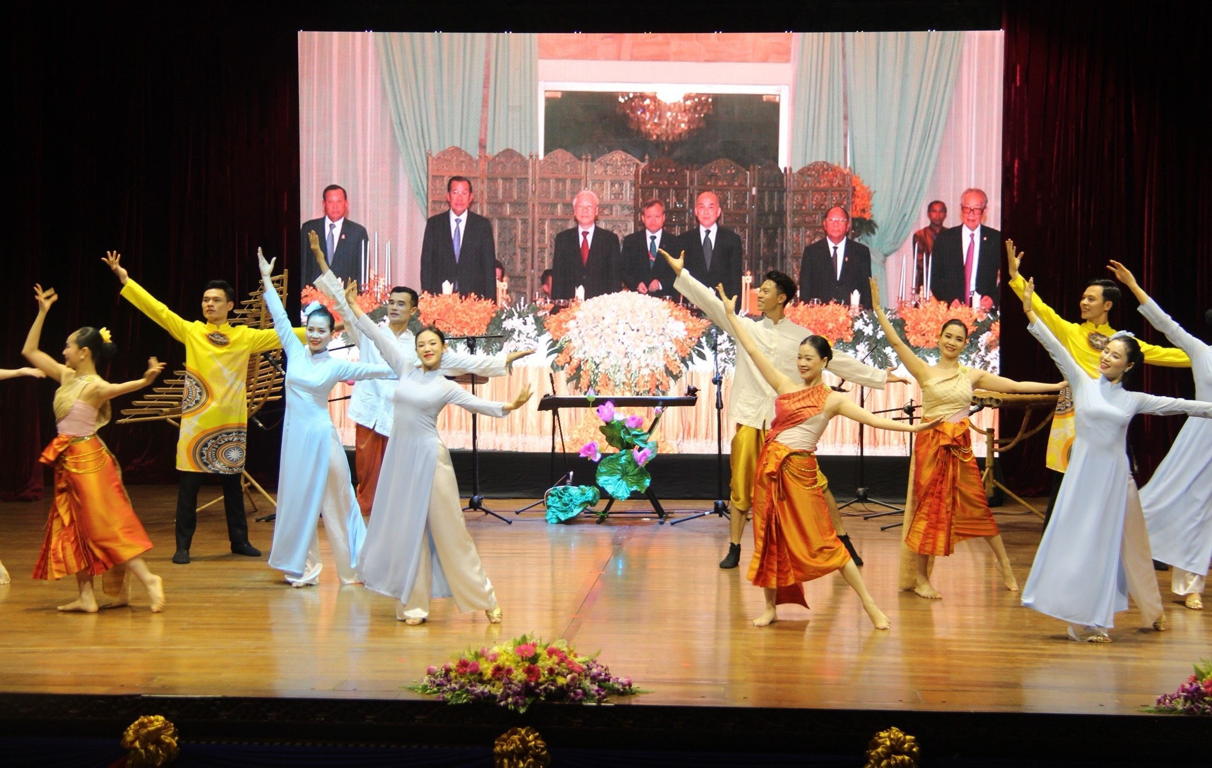 bieu-dien-nghe-thuat-chao-mung-1716347546.jpg