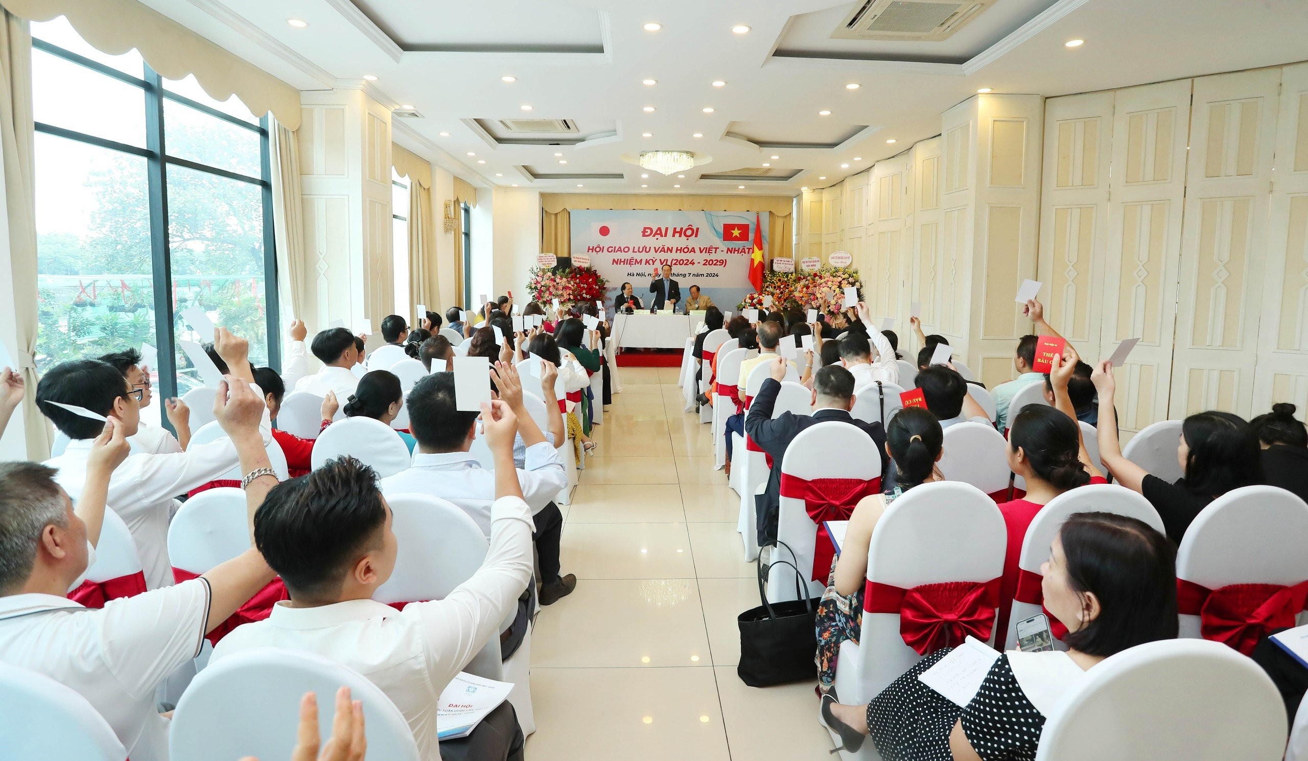 quang-canh-dai-hoi-1722224938.jpg