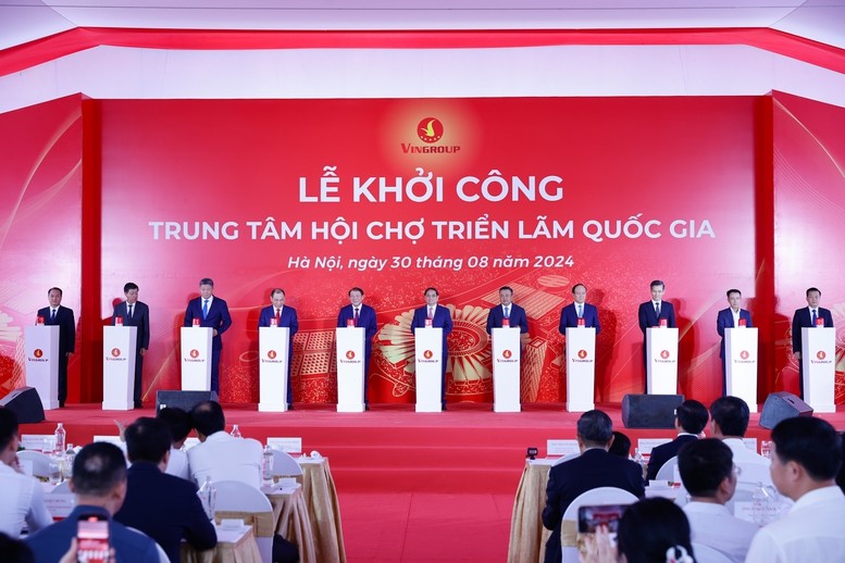 thu-tuong-pham-minh-chinh-va-cac-dai-bieu-bam-nut-khoi-cong-du-an-trung-tam-hoi-cho-trien-lam-quoc-gia-tai-huyen-dong-anh-ha-noi-1725002669.jpg