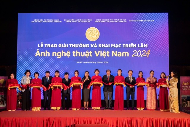 khai-mac-trien-lam-1728127877.jpg