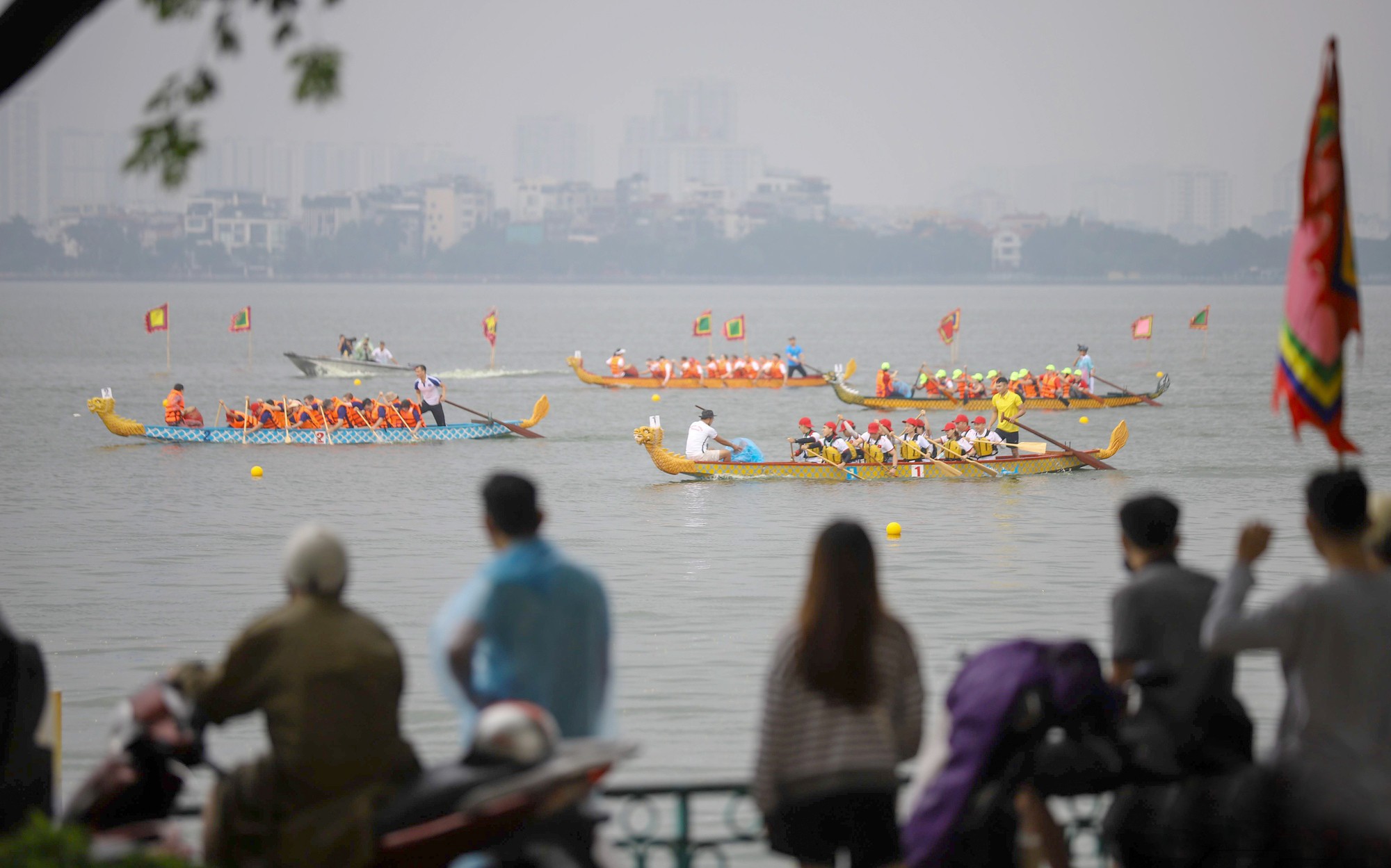 giai-boi-chai-thuyen-rong-ha-noi-mo-rong-nam-2022-30-1665312262306725397290-1728288611.jpg