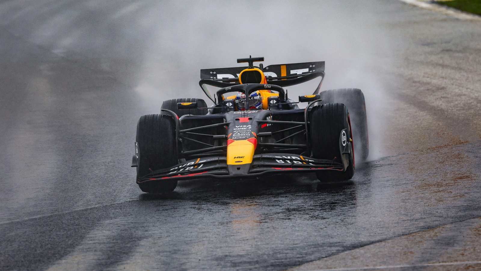 max-verstappen-brazilian-grand-prix-wet-conditions-planetf1-1730706583.jpg