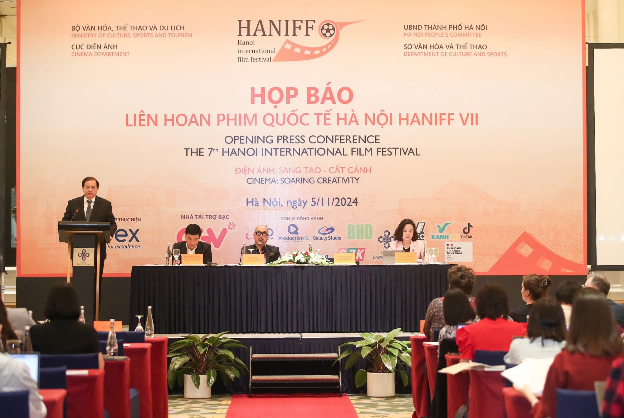 quang-canh-hop-bao-1730789726.jpg