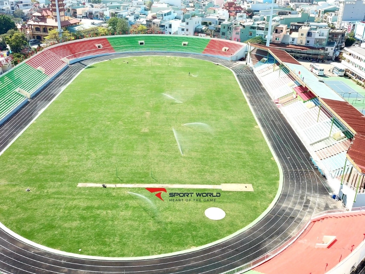 san-van-dong-quy-nhon-3-1740451511.webp