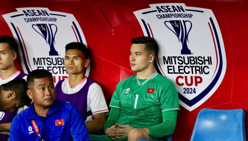 vi-sao-filip-nguyen-ngoi-du-bi-o-tran-gap-lao-10311910122024-1741573663.jpg