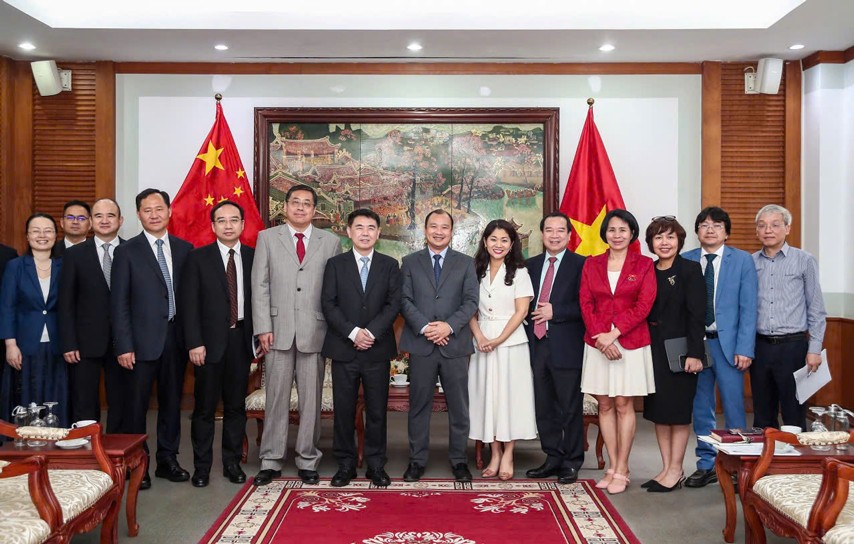 chup-anh-luu-niem-1745378661.jpg