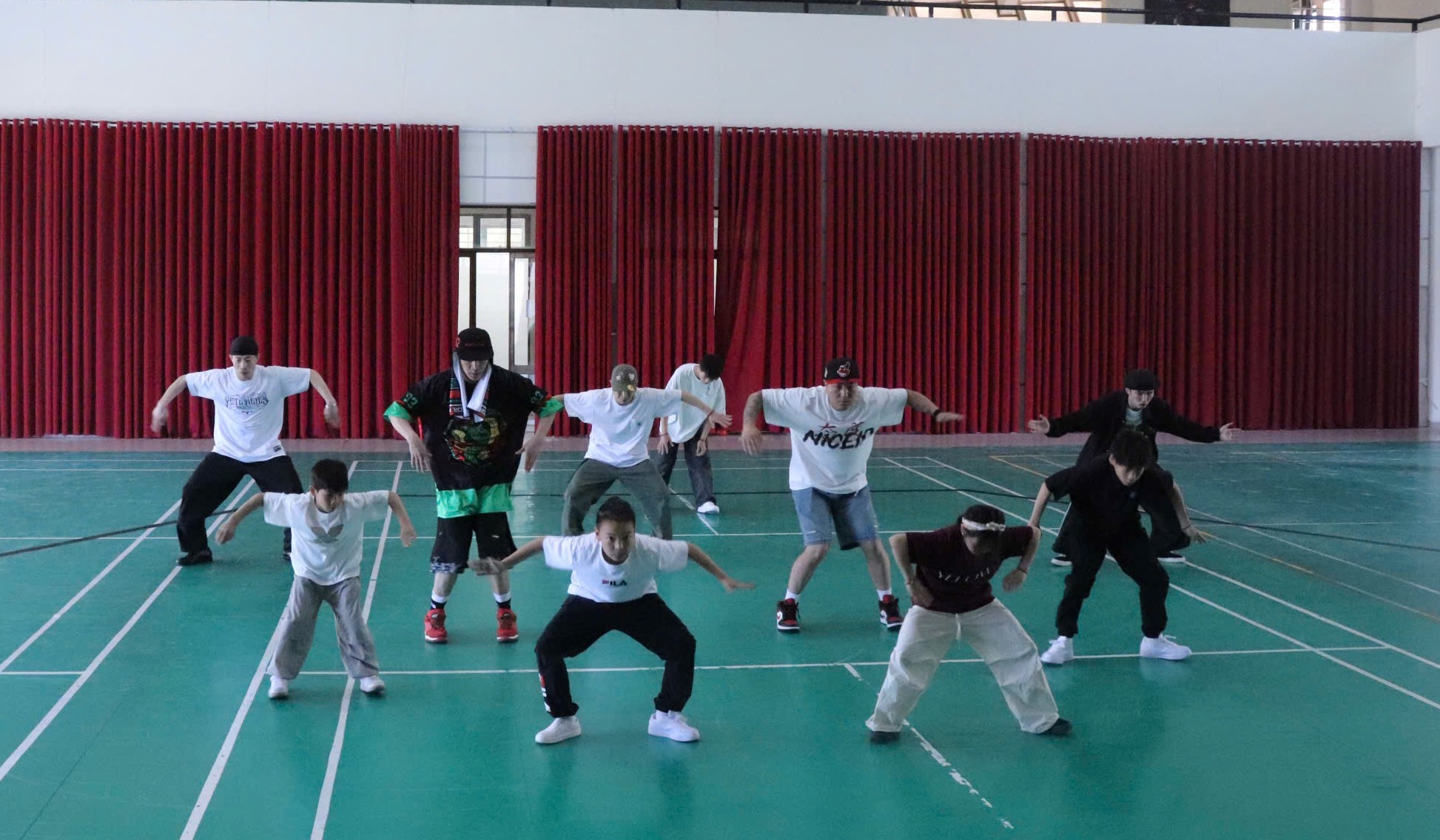 special-king-crew-trung-quoc-1-1746061869.jpg