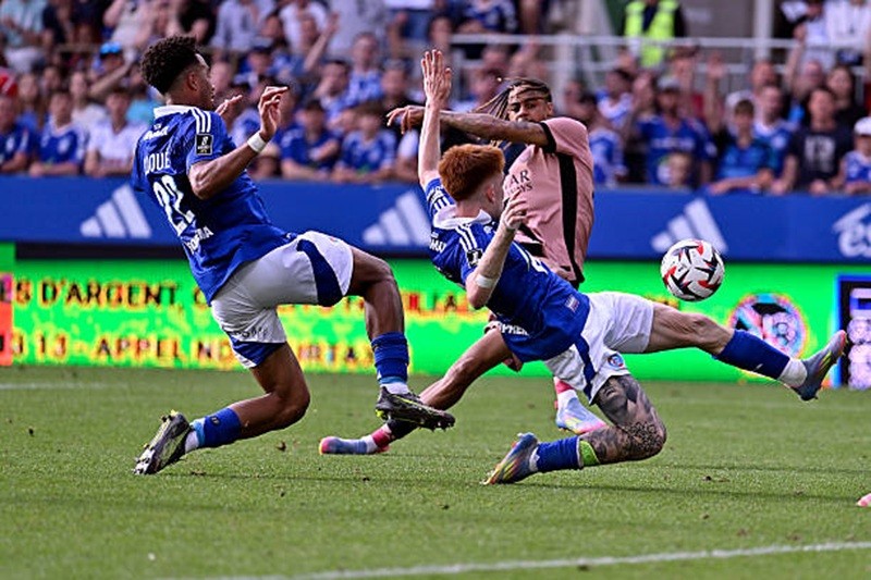 psg-1746323424.jpg