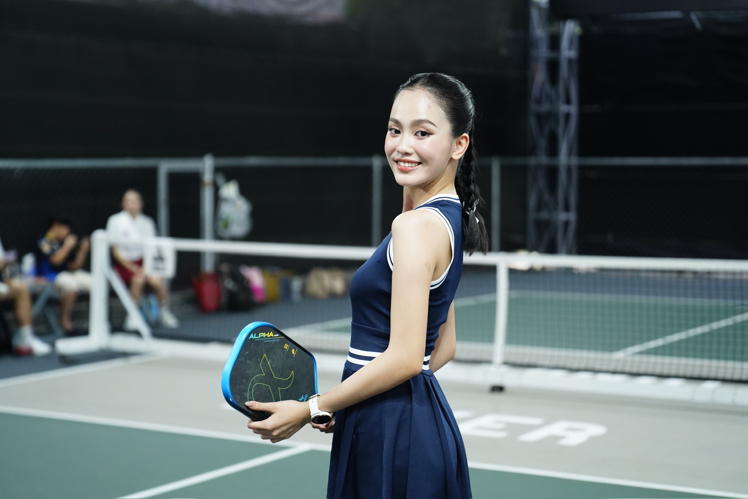 tay-vot-nu-dang-thi-yen-1746947060.jpg