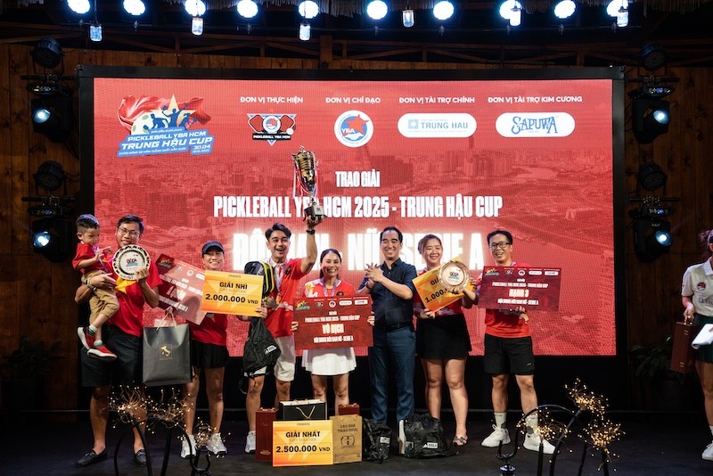 trao-giai-doi-nam-nu-serie-a-1746947215.jpg