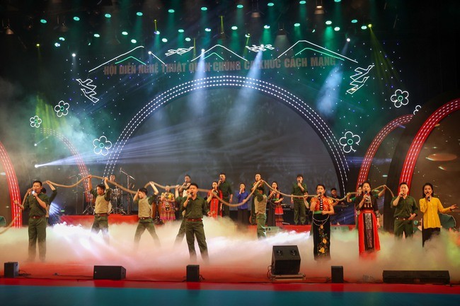 nghe-thuat-quan-chung-1747023682.jpg