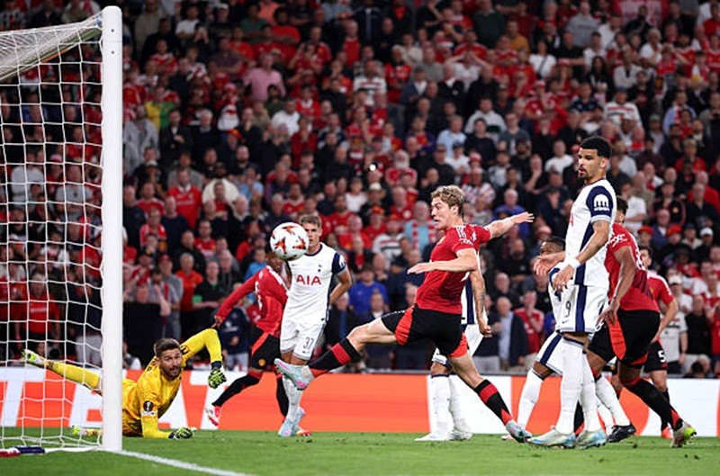 man-united-1747876549.jpg