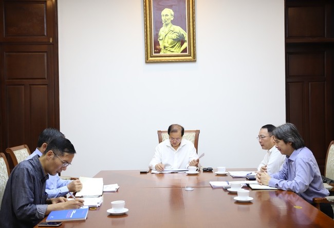 quang-canh-buoi-lam-viec-1748405137.jpg