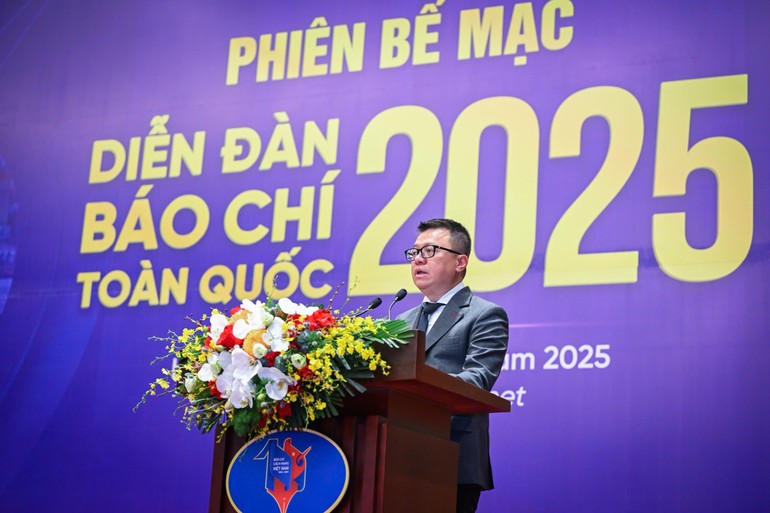 ong-minh-be-mac-1750497083.jpg