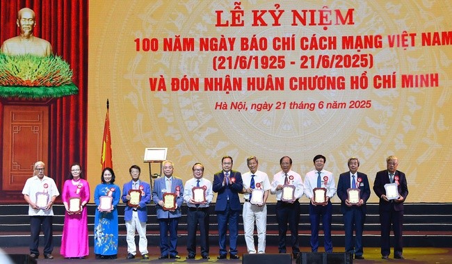 tang-ky-niem-chuong-1-1750493053.jpg